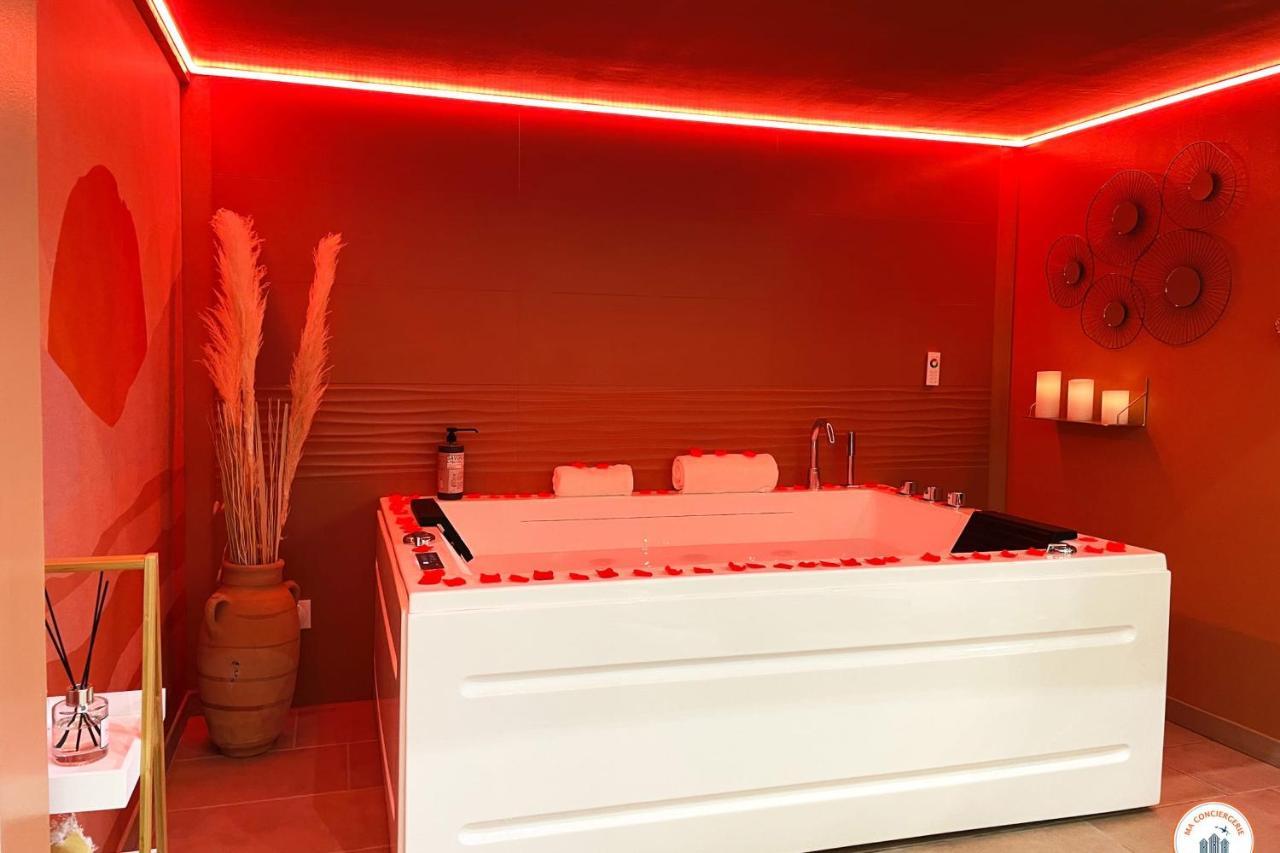 L'Orient-Express - Jacuzzi Spa - Parking - Loft Hawr Zewnętrze zdjęcie